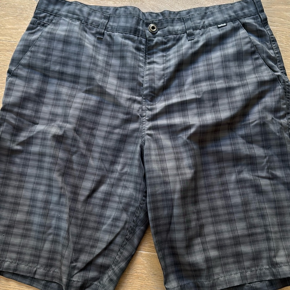Hurley / Nike Dri Fit shorts grey and black plaid